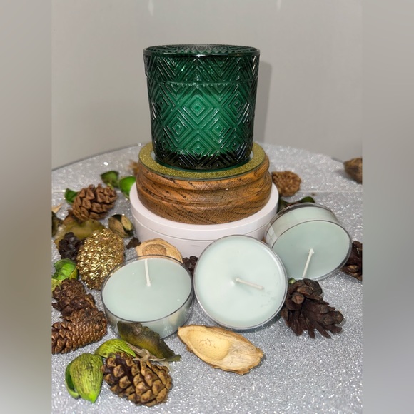 NEEDLE & SEA SALT, SCENT UNLEASHED, SOY HAND POURED SCENT CANDLES. - Picture 6 of 6